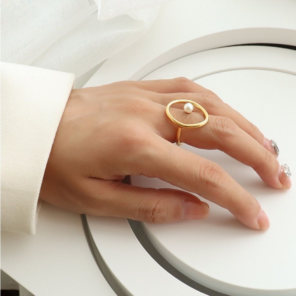 Simple Vintage Pearl Ring